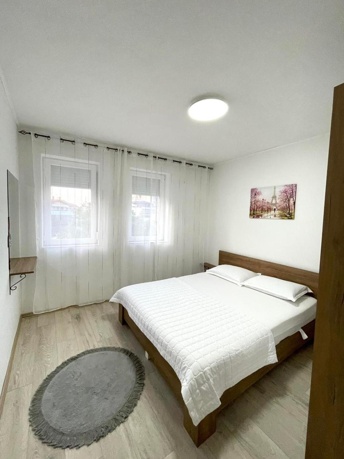 פרישטינה Nessi Apartment מראה חיצוני תמונה